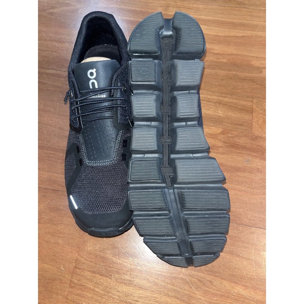 On Cloud 5 in Sneakers in All Black 9.5 New wth Box Mens Athletic Shoes - Picture 9 of 15